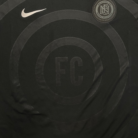 Nike F.C. Soccer Jersey Men’s Large - Picture 5 of 8